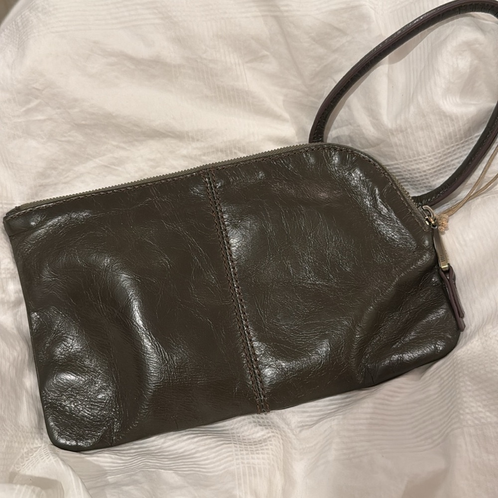 HOBO SABLE CLUTCH in Deep Moss NWT